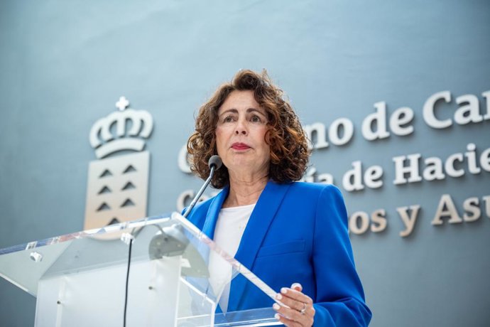 La consejera de Hacienda y Relaciones con la Unión Europea del Gobierno de Canarias, Matilde Asián