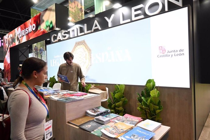 Expositor de la Junta en FITUR en Madrid