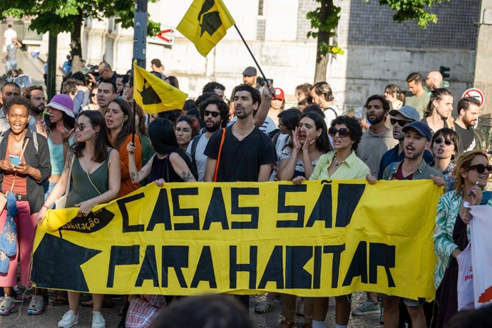 Archivo - Manifestació per l'habitatge a Lisboa