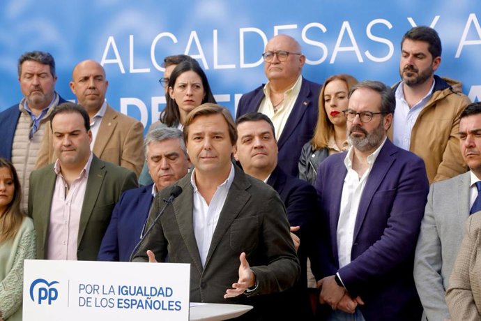 El secretario general del PP-A, Antonio Repullo, este sábado en Córdoba en la lectura del 'Manifiesto de los alcaldes y alcaldesas del Partido Popular por la igualdad de todos los españoles'.