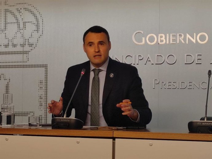 El portavoz del Gobierno del Principado y consejero de Hacienda y Fondos Europeos, Guillermo Peláez