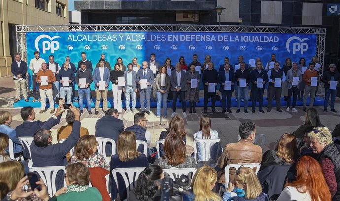 Alcaldes del PP en Málaga en un acto