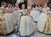 La fallera mayor infantil de València opta por el "elegante" y "potente" gris imperial como color de su espolín