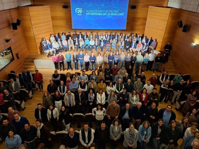 Foto de familia de los alcaldes del PP en la provincia de Jaén.