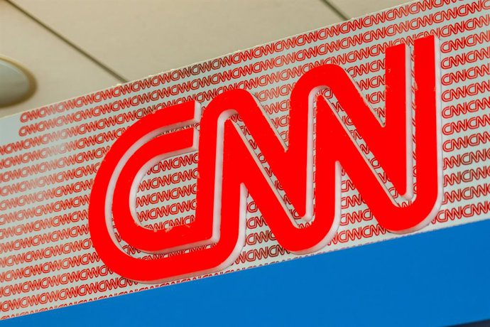 Archivo - February 25, 2020, San Jose, United States: American news-based pay television channel, Cable News Network or CNN logo seen at Norman Y. Mineta San Jose International Airport.