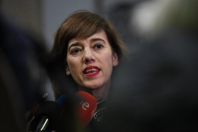 La candidata de Sumar Galicia a la Presidencia de la Xunta, Marta Lois, atiende a los medios de comunicación, en el Congreso de los Diputados, a 17 de enero de 2024, en Madrid.