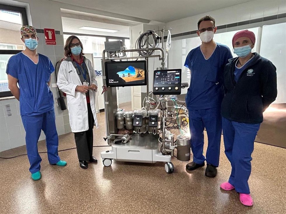 Equipo del Hospital de La Ribera adquiere una bomba de circulación extracorpórea de última generación para cirugías cardiacas