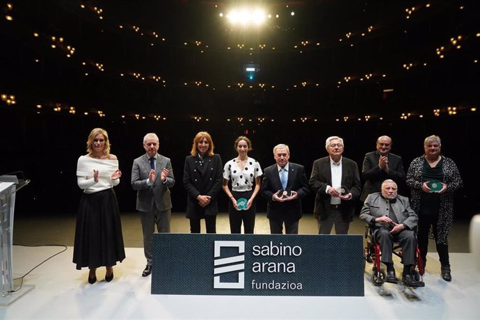 Clemente, Anttón Valverde, Laboral Kutxa-Fundacion Euskadi, EAA y Armando Llanos reciben lo premios Sabino Arana 2023