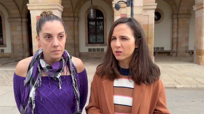 La secretaria general de Podemos y diputada en el Congreso, Ione Belarra, y la coordinadora autonómica de Podem Catalunya, Conchi Abellán