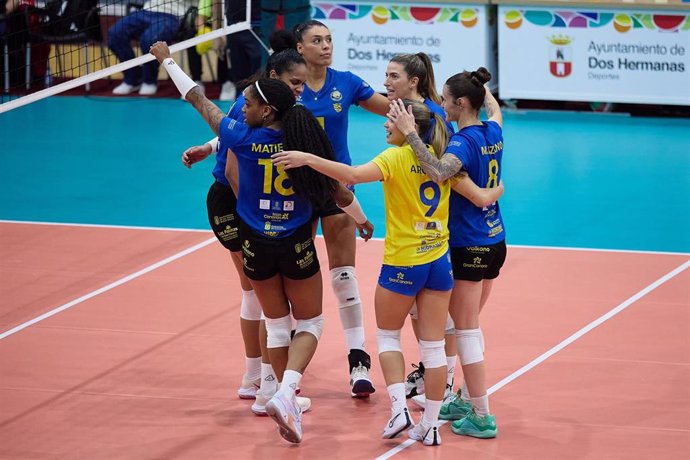 El Hidramar Gran Canaria alza su primera Copa de la Reina de voleibol