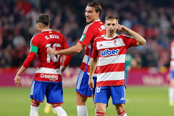 Bryan Zaragoza con el Granada