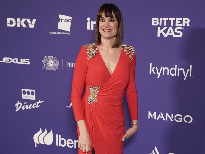 La periodista Irene Villa posa durante el photocall previo a la gala de Las Top 100 Mujeres Líderes de España, en el Teatro Real de Madrid, a 28 de enero de 2024, en Madrid (España).