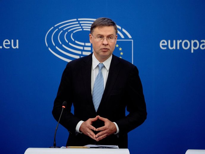 Archivo - HANDOUT - 18 April 2023, France, Strasbourg: Valdis Dombrovskis, European Commissioner for Trade, speaks during a press conference on the reform of the bank crisis management and deposit insurance (CMDI) framework. Photo: Valentine Zeler/Europ