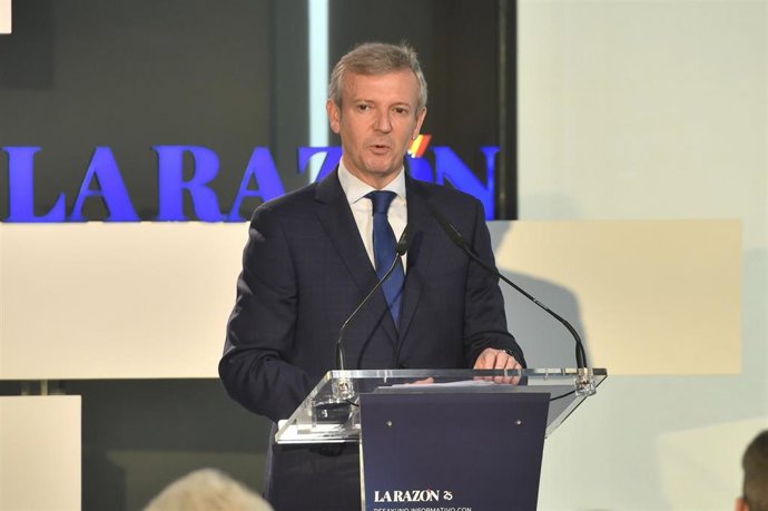 El presidente de la Xunta de Galicia, Alfonso Rueda, interviene durante un desayuno informativo organizado por La Razón, a 29 de enero de 2024, en Madrid (España).