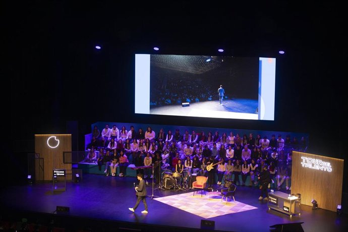 Vista del escenario durante la inauguración del Tour del talento 2024, a 23 de enero de 2024, en Lleida, Catalunya