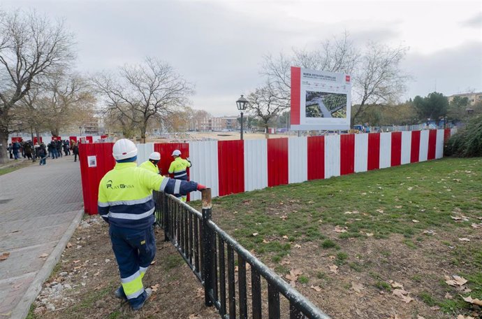 Archivo - Una zona en obras en el Parque de Comillas en Carabanchel, Madrid (España).