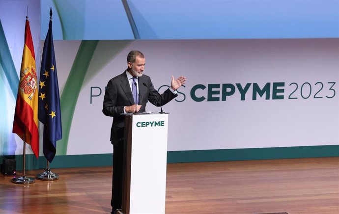 El Rey Felipe VI interviene durante el acto de entrega de los Premios de Confederación Española de la Pequeña y la Mediana Empresa (Cepyme, en el Museo Nacional de Arte Reina Sofía este martes en Madrid.