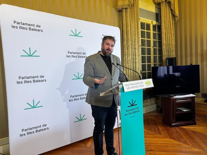 El portavoz de MÉS en el Parlament, Lluís Apesteguia.