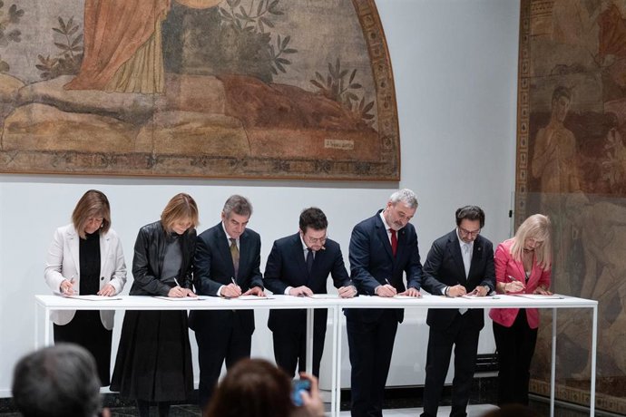 Imagen de la firma del convenio