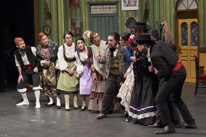 Archivo - La Compañía Sevillana de Zarzuela en una de sus actuaciones