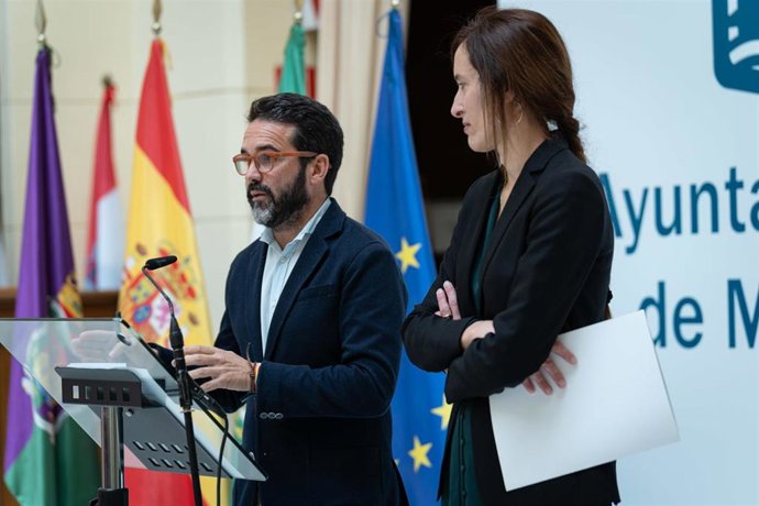 El concejal delegado de Turismo y Promoción de la Ciudad, Jacobo Florido, en rueda de prensa