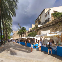 Archivo - Mercado en el Passeig Sagrera.