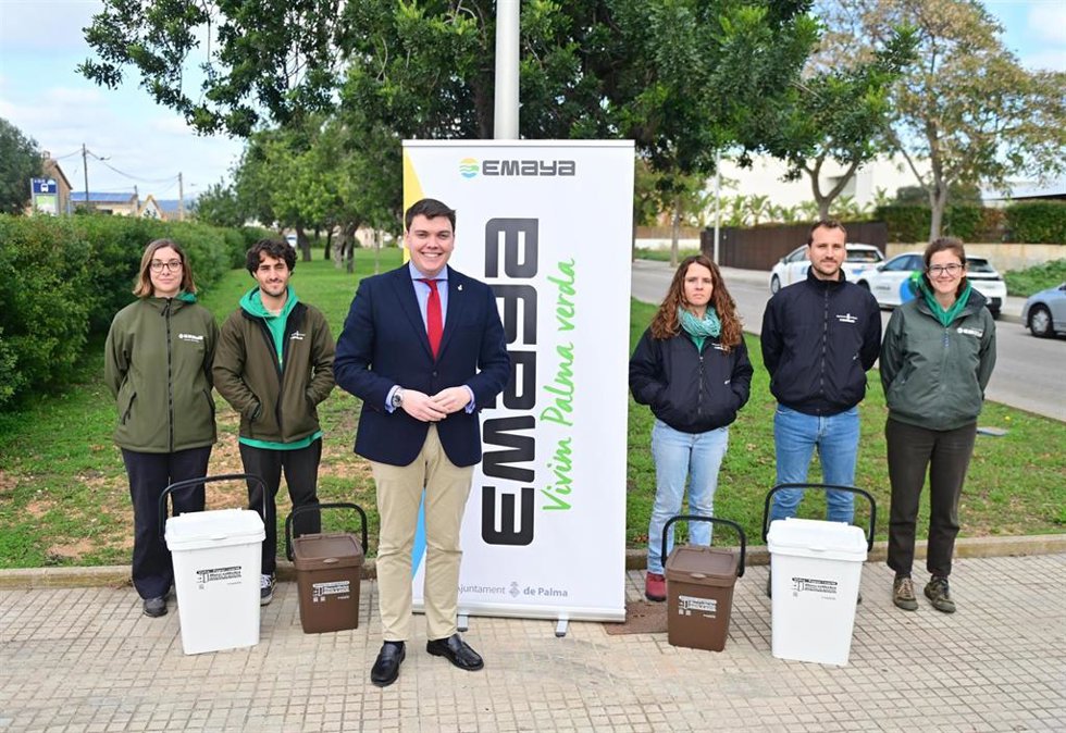 El concejal de Medio Ambiente y presidente de Emaya, Lloren Bauzá, durante la presentación de la red de recogida de basura puerta a puerta este lunes en Secar de la Real.