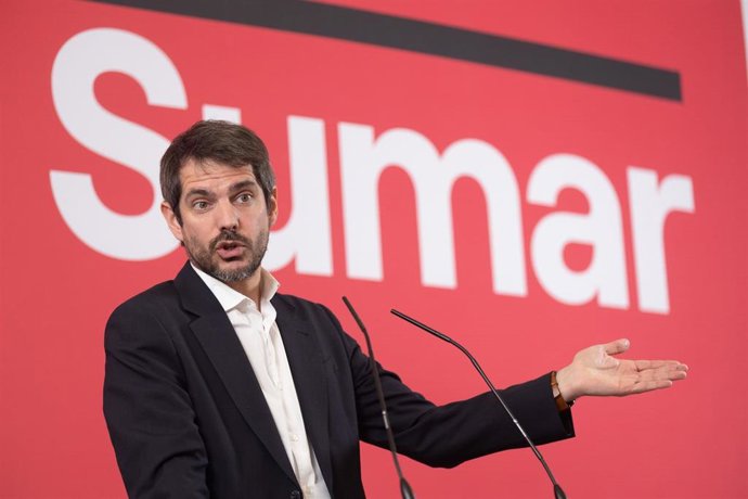 El ministro de Cultura, Ernest Urtasun, durante una rueda de prensa, en el Espacio Rastro, a 29 de enero de 2024, en Madrid (España). 