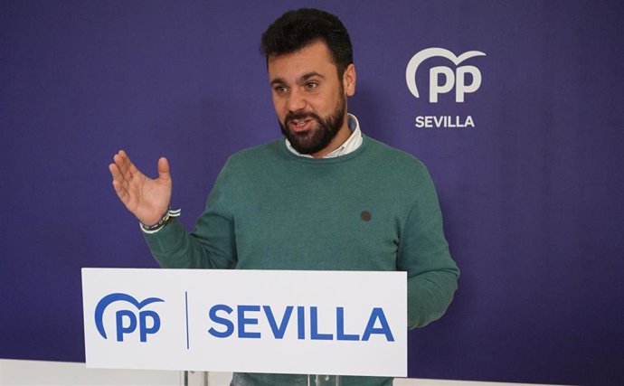 Archivo - El parlamentario andaluz y secretario del PP sevillano, José Ricardo García
