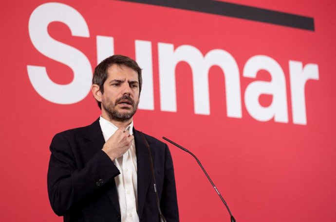 El ministro de Cultura, Ernest Urtasun, durante una rueda de prensa, en el Espacio Rastro, a 29 de enero de 2024, en Madrid (España). 