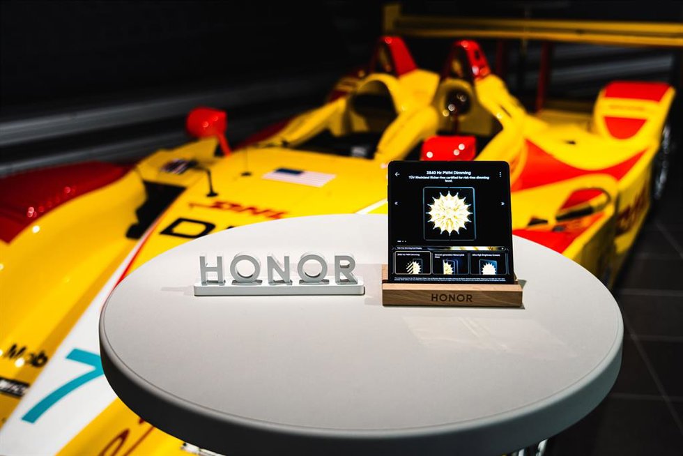 HONOR Magic V2, el smartphone plegable más fino del mundo.