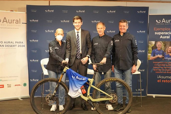 Abel Antón y Silvia González encabezan el "equipo solidario" de Aural para la Titan Desert Marocco 2024