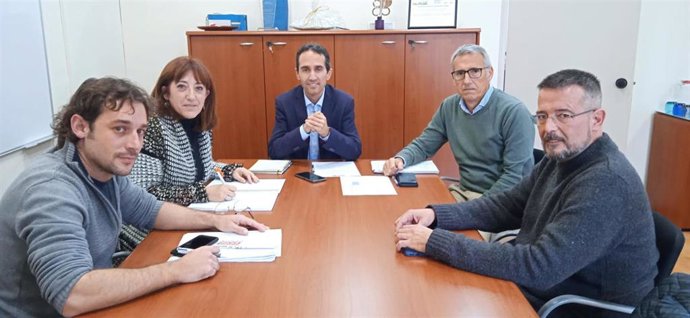 La Federación de Enseñanza de CCOO Baleares se reúne con el conseller insular de Bienestar y responsable del IMAS, Guillermo Sánchez