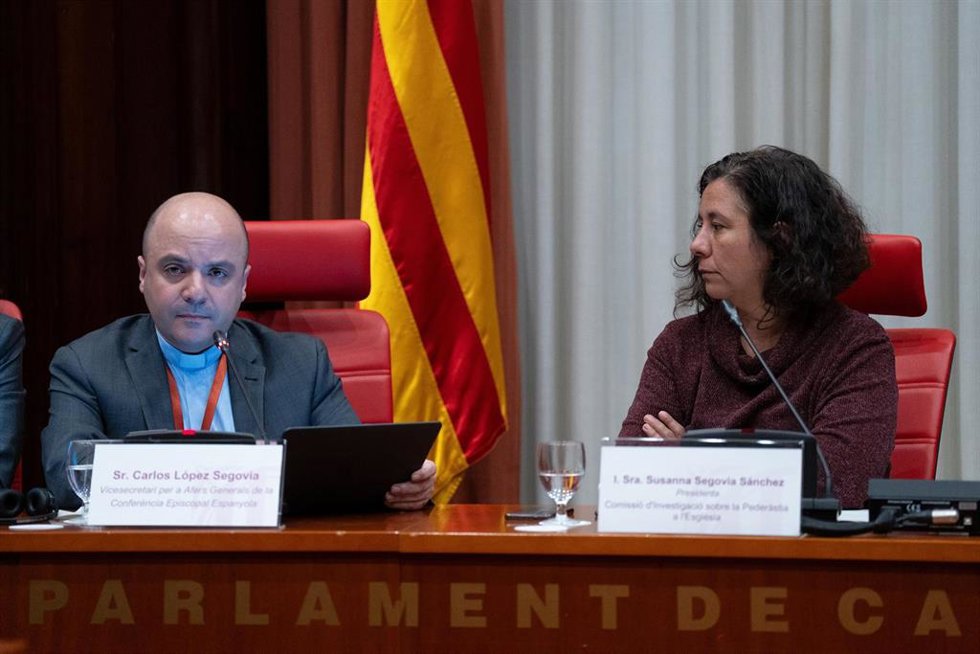 El promotor de Justicia del Tribunal de la Rota, Carlos López Segovia, interviene durante una comisión de investigación del Parlament sobre la pederastia en la Iglesia, a 29 de enero de 2024, en Barcelona