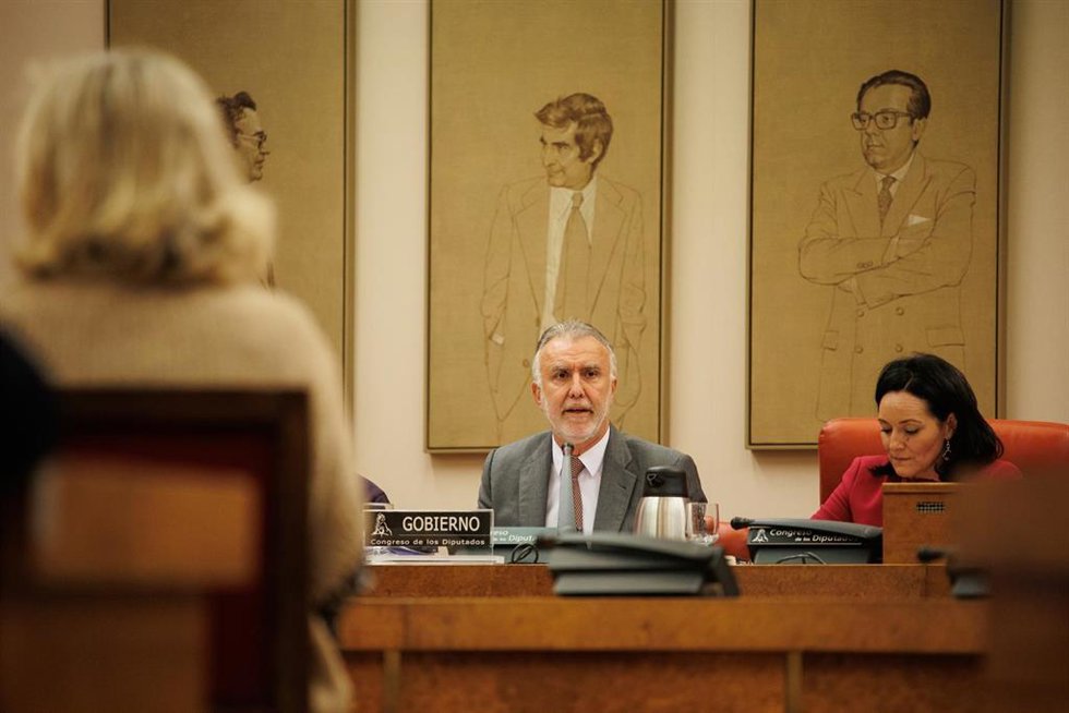 El ministro de Política Territorial y Memoria Democrática, Ángel Víctor Torres, comparece durante la Comisión de Política Territorial, en el Congreso de los Diputados, a 29 de enero de 2024, en Madrid (España). Durante la Comisión, el ministro ha inform