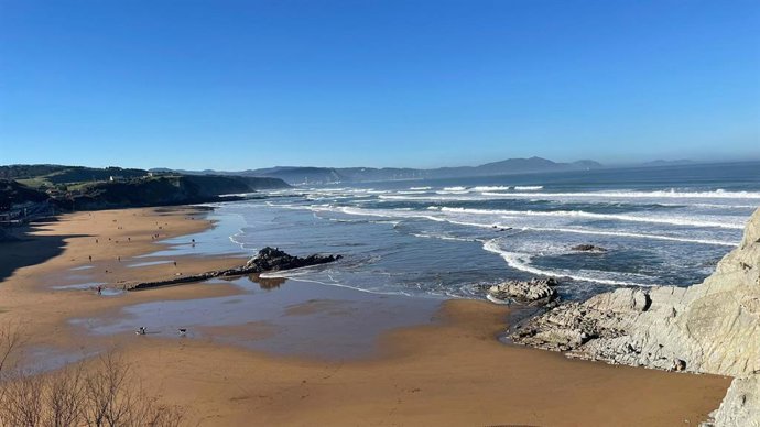 Sol en la costa vasca.