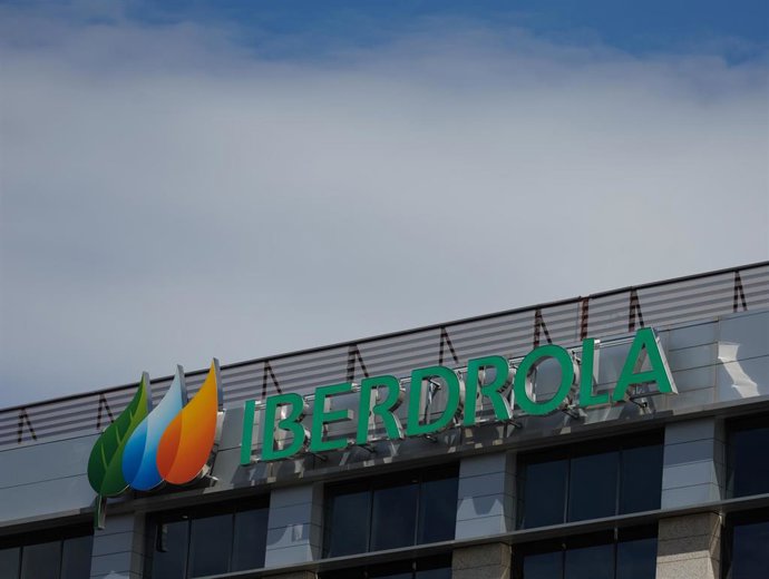 Archivo - Fachada de la sede de Iberdrola, a 31 de marzo de 2023, en Madrid (España).
