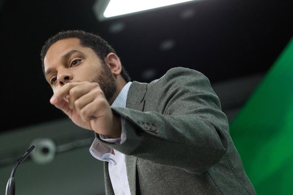 El secretario general de VOX, Ignacio Garriga, durante una rueda de prensa tras la reunión del Comité de Acción Política de VOX, en la sede Nacional de VOX, a 29 de enero de 2024, en Madrid (España).