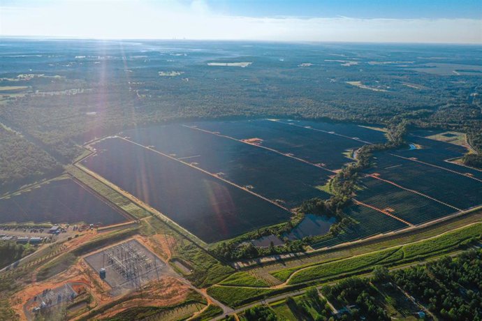 Qualitas Energy adquiere Heelstone, una compañía estadounidense de energías renovables