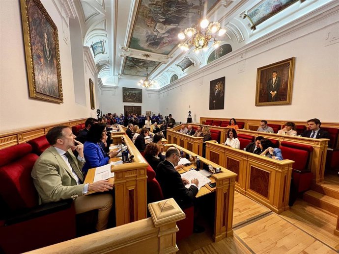 Pleno en el Ayuntamiento de Toledo.