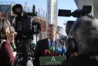 Sanz acusa a Sánchez de crear normas como la amnistía para "rebajar y eliminar delitos" relacionados "con el terrorismo"