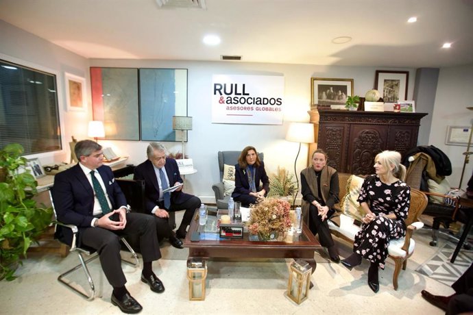 Desayuno Empresarial (Rull&Asociados-Sevilla) al que ha acudido la consejera de Empleo, Empresa y Trabajo Autónomo ,Rocío Blanco.