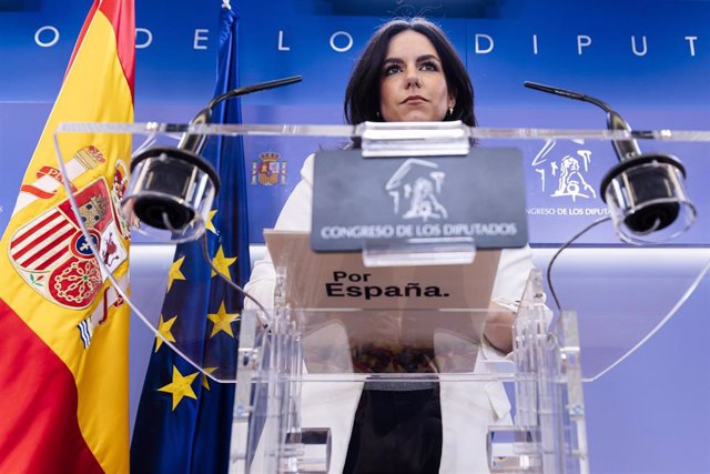 La portavoz de VOX en el Congreso, Pepa Millán, durante una rueda de prensa anterior a la reunión de la Junta de Portavoces, en el Congreso de los Diputados, a 30 de enero de 2024, en Madrid (España).