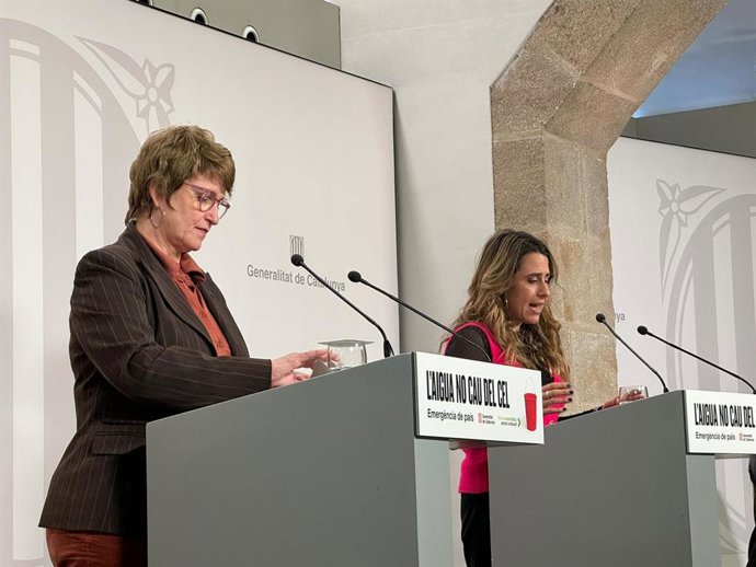 La consellera Anna Simó y la portavoz Patrícia Plaja en rueda de prensa este jueves