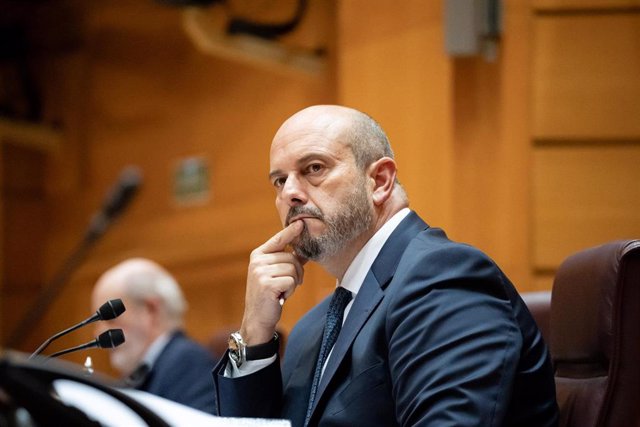 Archivo - El presidente del Senado, Pedro Rollán, durante una sesión plenaria, en el Senado, a 12 de diciembre de 2023, en Madrid (España). 