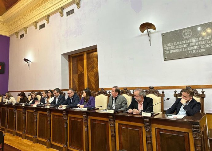 Los concejales del PSOE en el pleno del Ayuntamiento de Jaén.