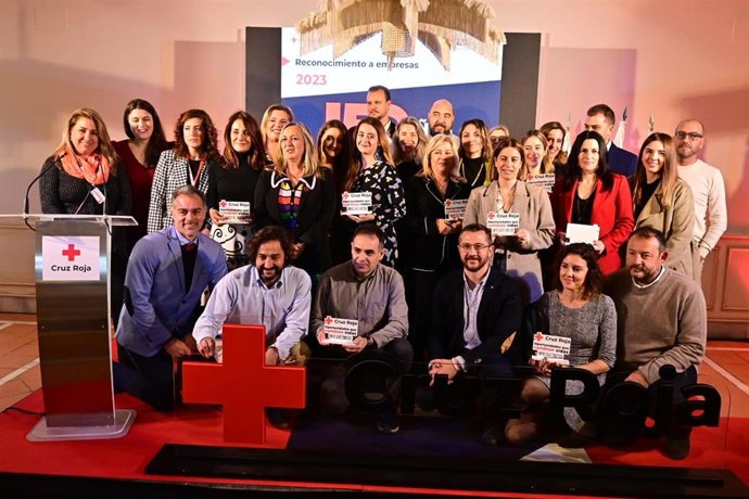 Cruz Roja reconoce a cien empresas andaluzas por su compromiso con los colectivos vulnerables