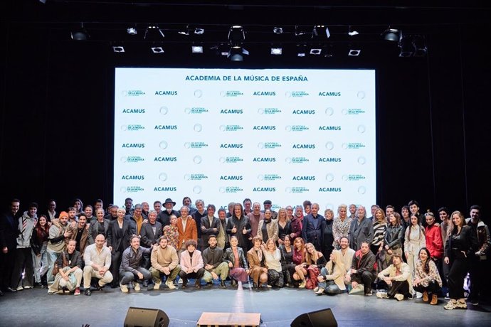 Algunos miembros de la directiva y profesionales del sector en la presentación de la Academia de la Música.