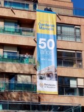 Foto: Una gran pancarta anuncia el 50 aniversario de la residencia Cardenal Marcelo de Diputación de Valladolid