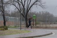 Madrid y Canarias exigen al Gobierno más coordinación, planificación y financiación para atender la llegada de migrantes